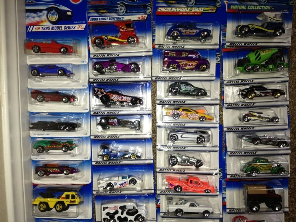 Hotwheels Cars Lot of 100 Hot Wheels