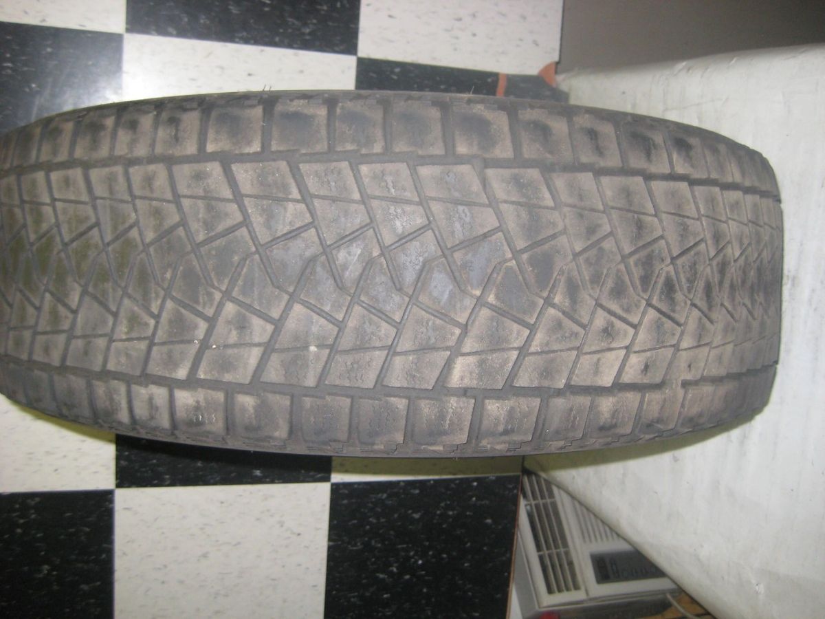 One Bridgestone Blizzak DM Z3 235 65 17 108Q Tread 5 32 Fast Shipping