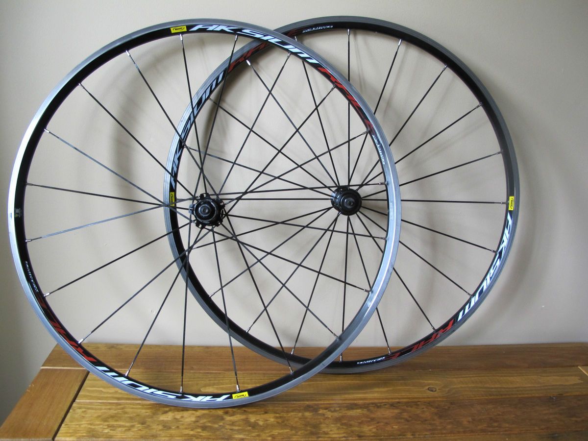 Mavic Aksium Race Road Wheelset Wheels 700c Clincher 