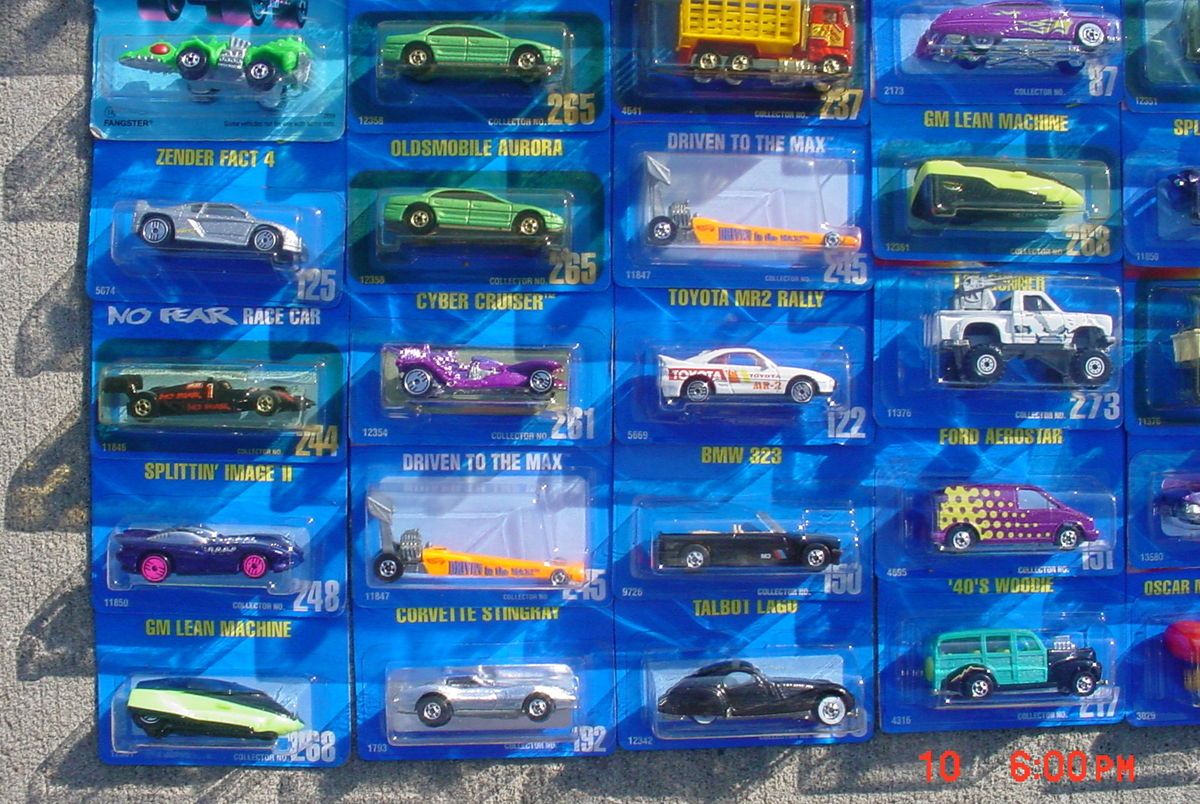 Older Vintage Hotwheels Lot 30 Units Group 7