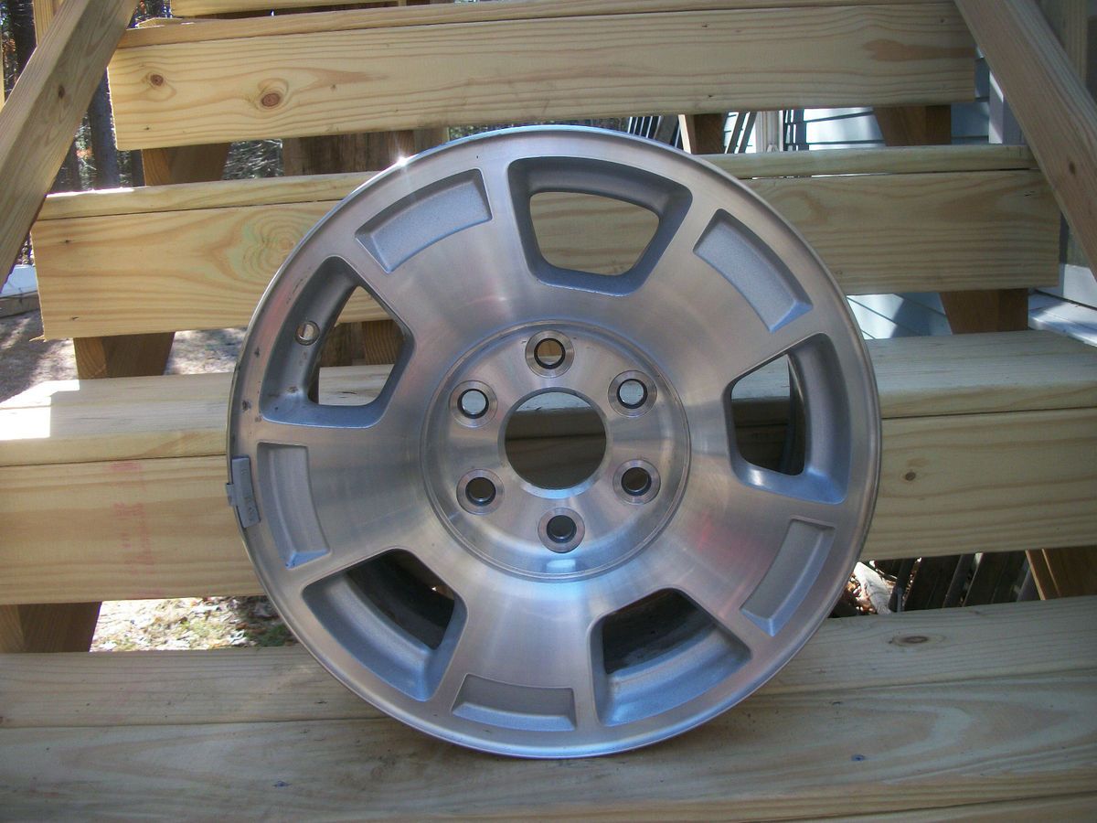 Alloy Wheels Set of Four 17 x 7 5 Off 2011 Tahoe