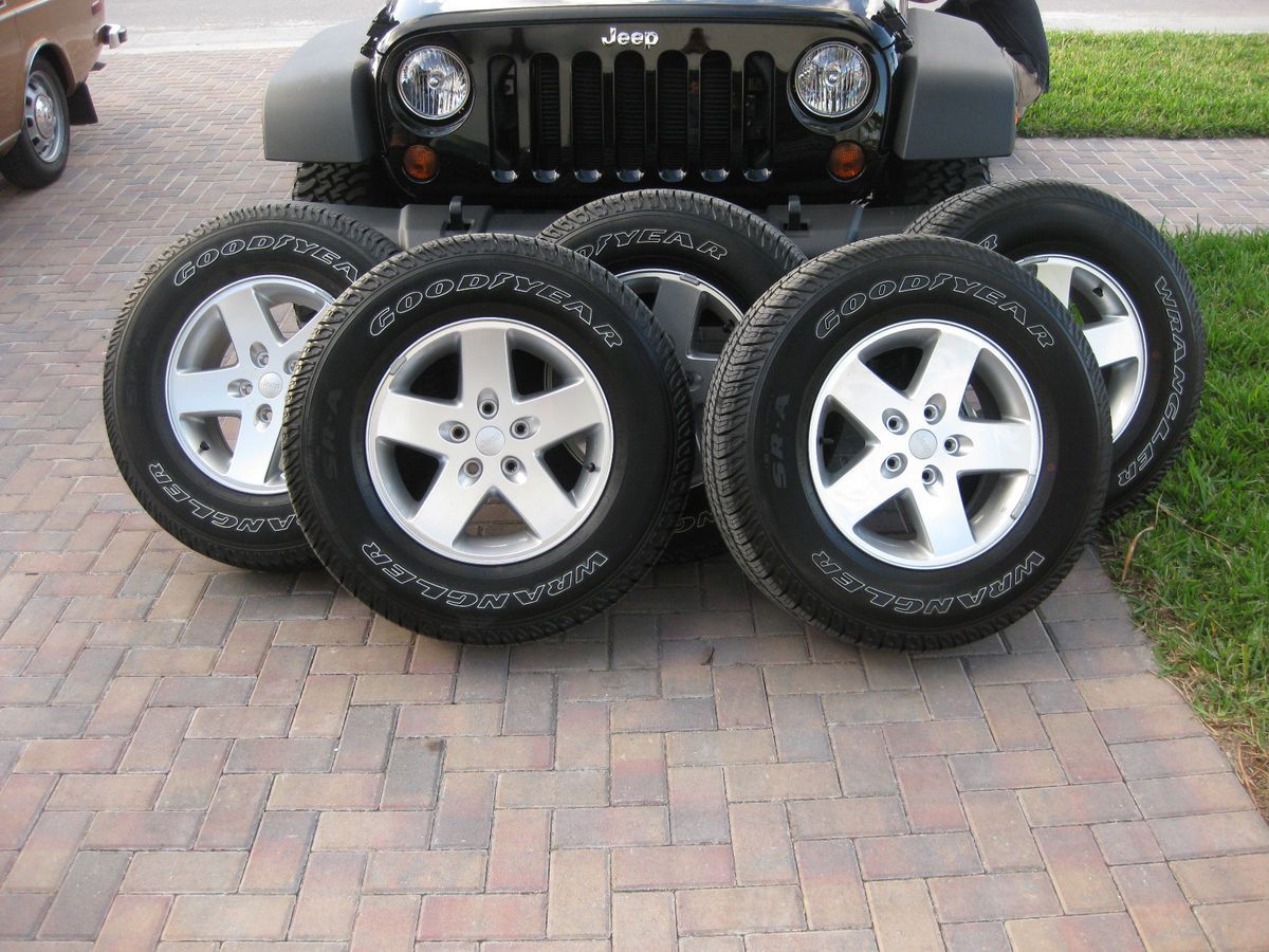 New Jeep Wrangler 17 Factory Wheels Rims P255 75R17 Tires