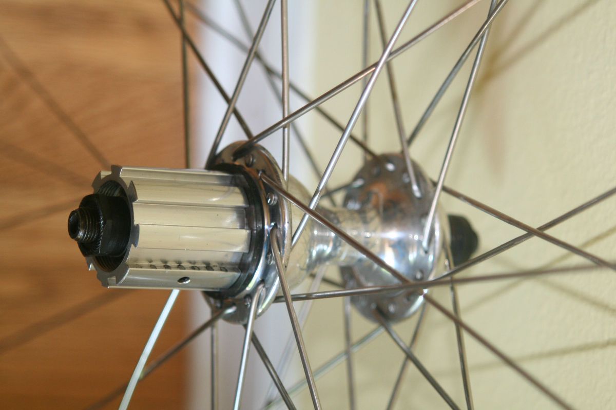 Campagnolo Veloche Rear Road Hub 9 Speed 32h with Mavic Rim